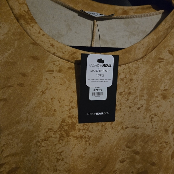 New tee shirt size 2x color gold print - Picture 6 of 6